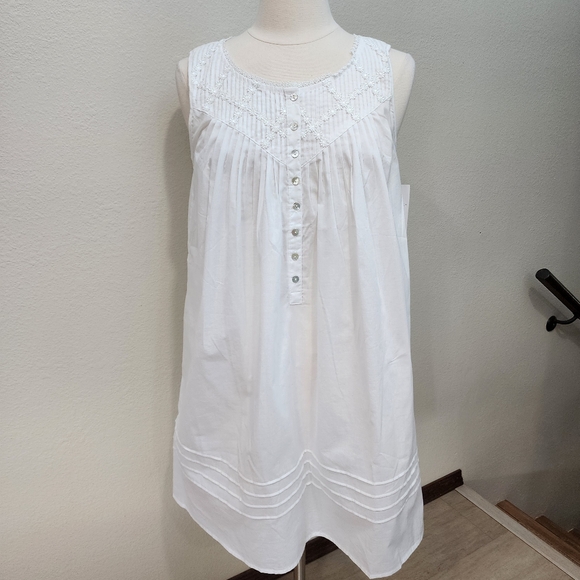Eileen West Other - Eileen West Cotton Daisy Lace-Trim Nightgown Pin Tuck Mother of Pearl Buttons